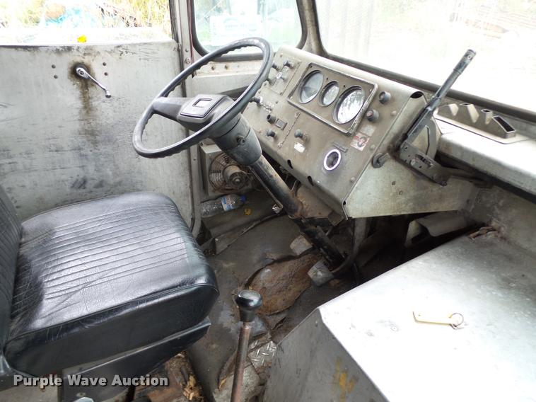 image for item K1447 1989 Chevrolet Grumman delivery truck