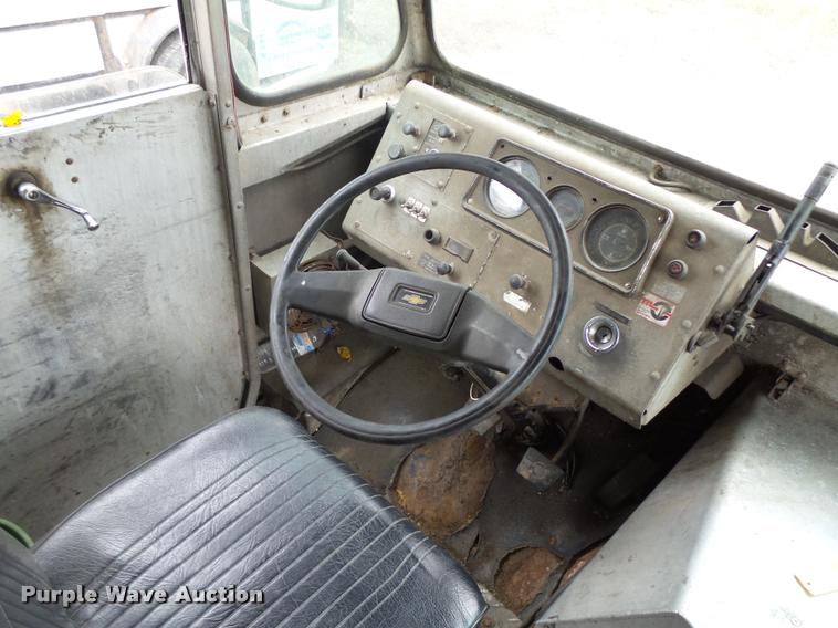 image for item K1447 1989 Chevrolet Grumman delivery truck