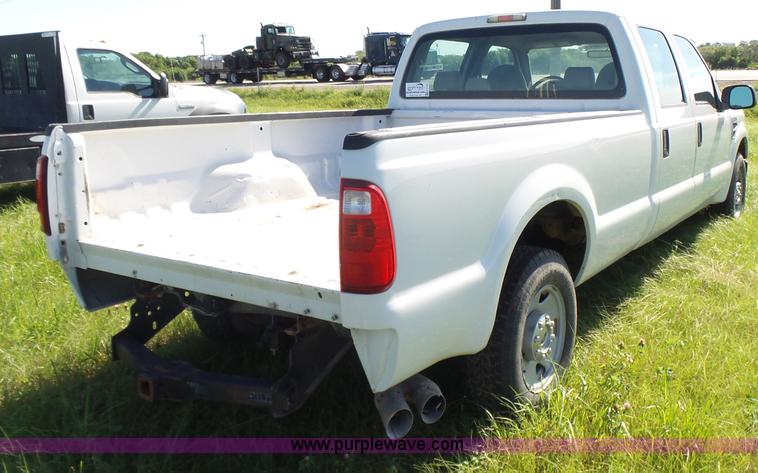 image for item K3152 2008 Ford F250 Super Duty Crew Cab pickup truck