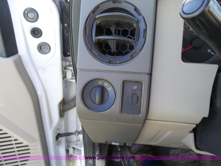 image for item K3152 2008 Ford F250 Super Duty Crew Cab pickup truck