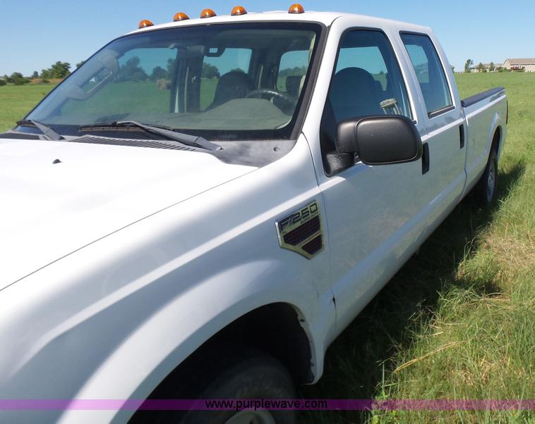 image for item K3152 2008 Ford F250 Super Duty Crew Cab pickup truck