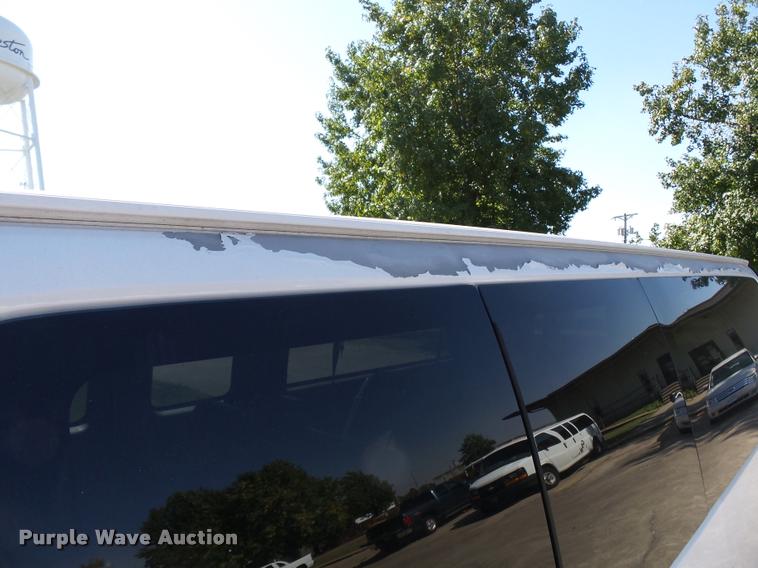 image for item K3463 2006 Chevrolet Express 3500 van