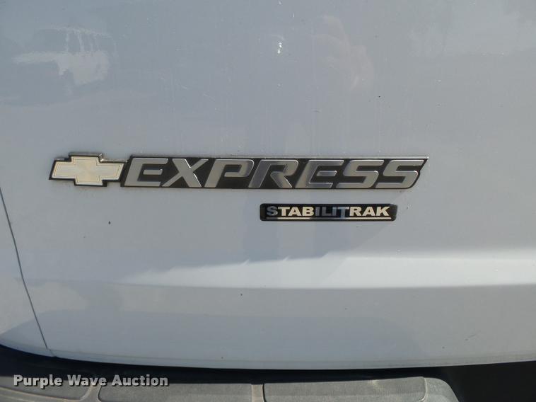 image for item K3463 2006 Chevrolet Express 3500 van