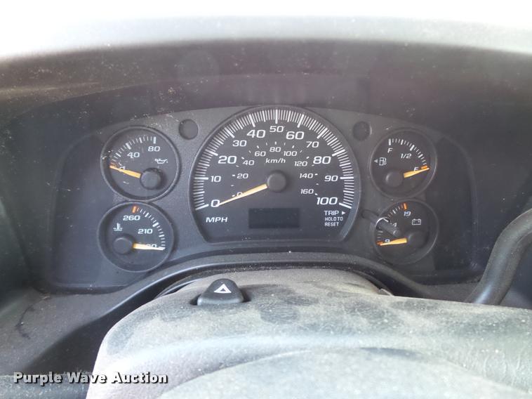 image for item K3463 2006 Chevrolet Express 3500 van