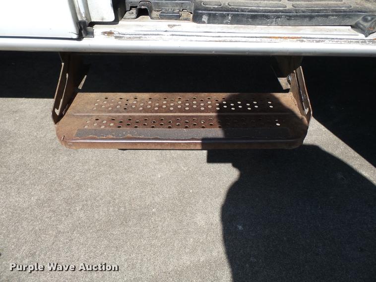 image for item K3463 2006 Chevrolet Express 3500 van