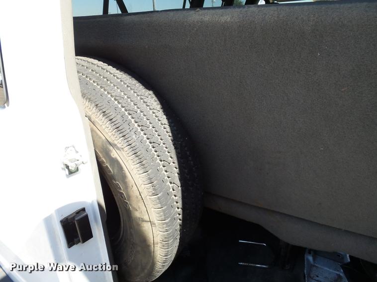 image for item K3463 2006 Chevrolet Express 3500 van