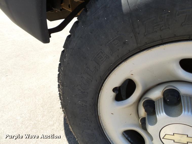 image for item K3464 2006 Chevrolet Express 3500 van