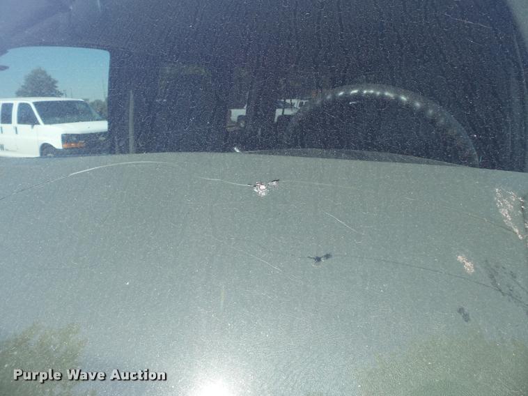 image for item K3464 2006 Chevrolet Express 3500 van