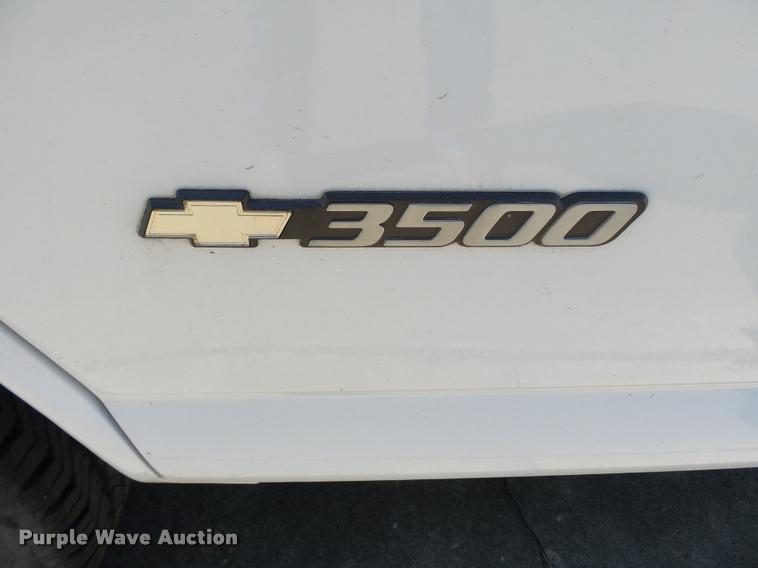 image for item K3464 2006 Chevrolet Express 3500 van