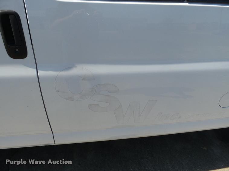 image for item K3464 2006 Chevrolet Express 3500 van