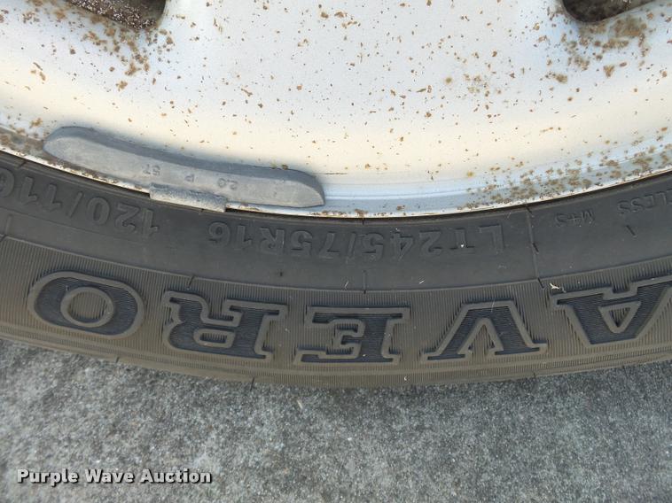 image for item K3464 2006 Chevrolet Express 3500 van