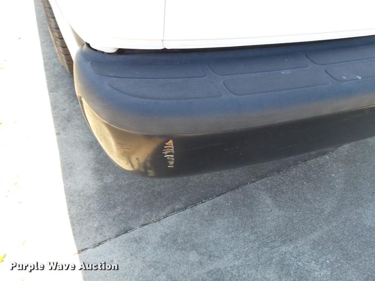 image for item K3464 2006 Chevrolet Express 3500 van