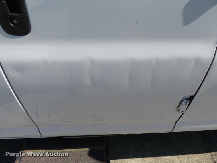 image for item K3464 2006 Chevrolet Express 3500 van