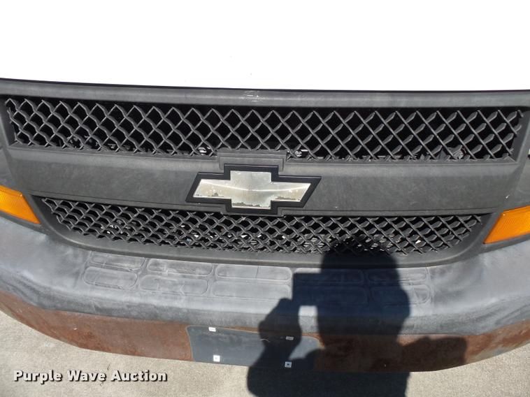 image for item K3464 2006 Chevrolet Express 3500 van