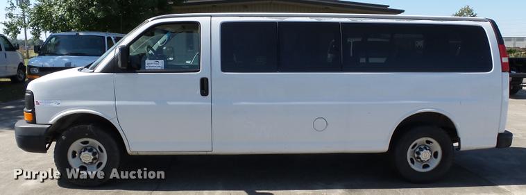 image for item K3465 2010 Chevrolet Express 3500 van