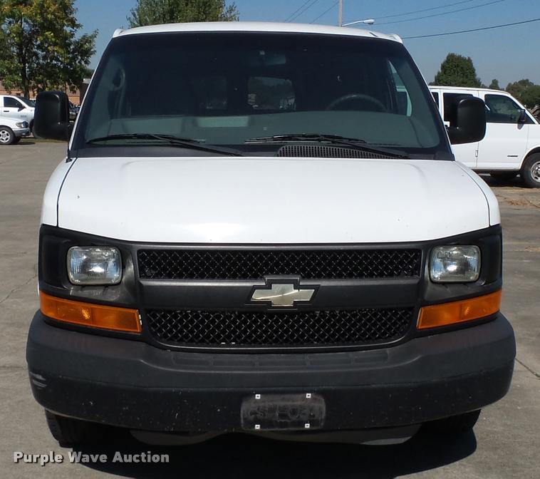 image for item K3465 2010 Chevrolet Express 3500 van