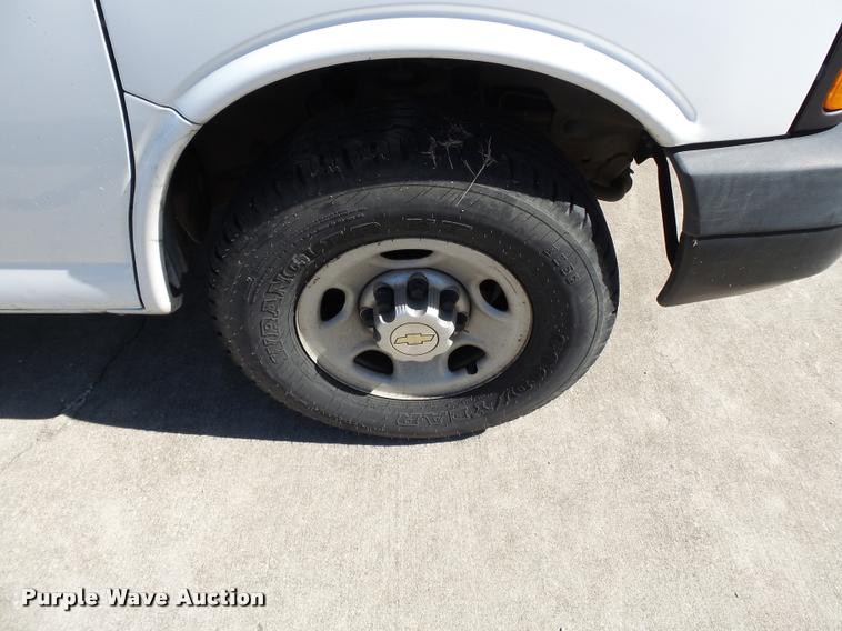 image for item K3465 2010 Chevrolet Express 3500 van