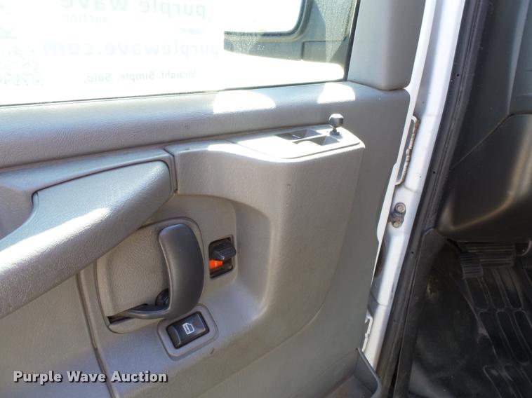 image for item K3465 2010 Chevrolet Express 3500 van