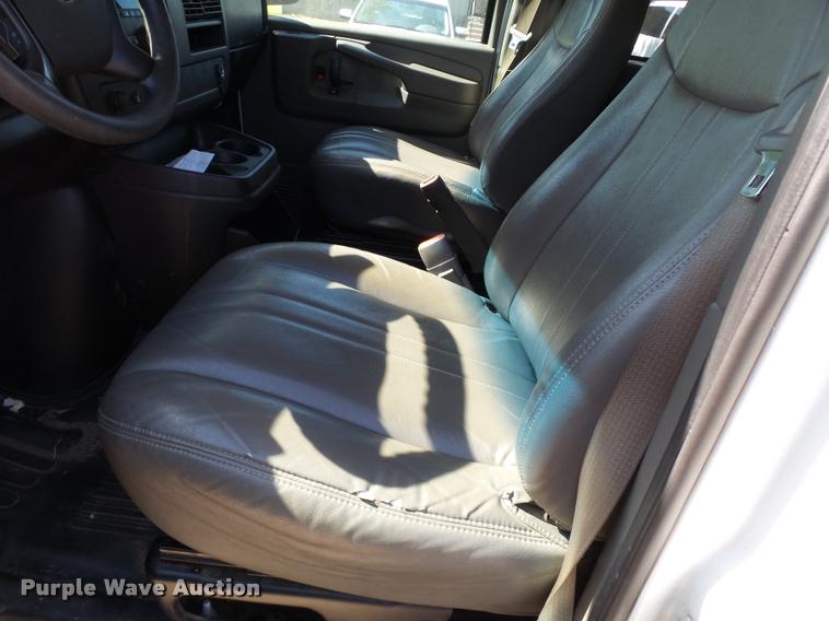 image for item K3465 2010 Chevrolet Express 3500 van