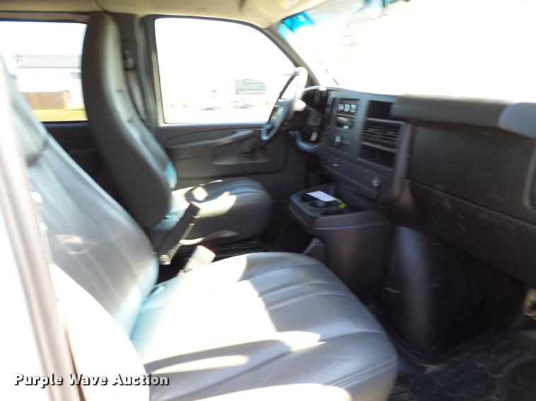 image for item K3465 2010 Chevrolet Express 3500 van