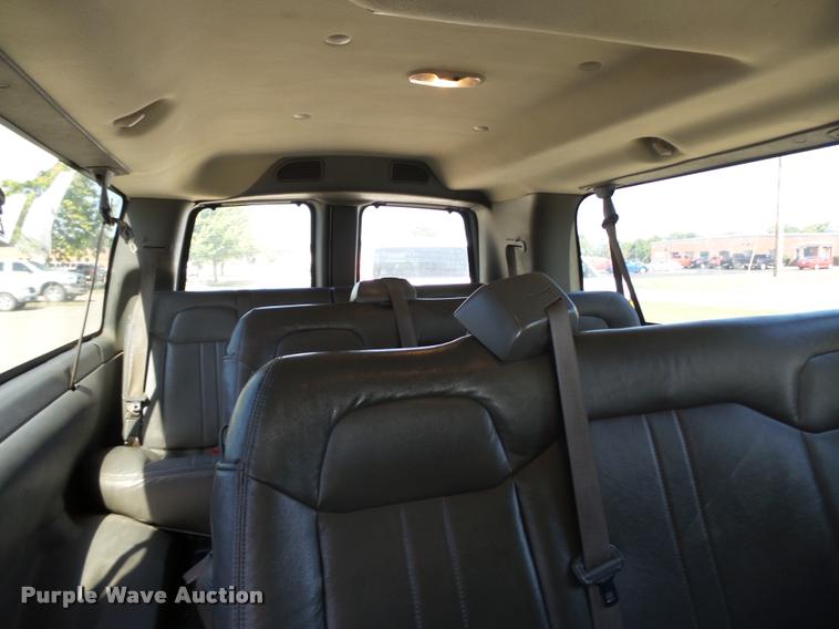 image for item K3465 2010 Chevrolet Express 3500 van