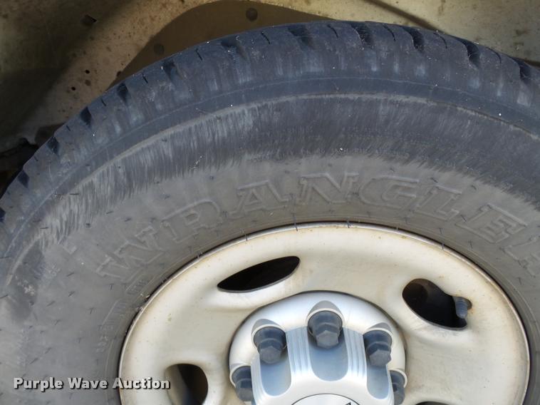 image for item K3466 2006 Chevrolet Express 3500 van