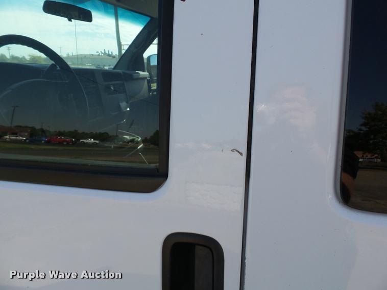 image for item K3466 2006 Chevrolet Express 3500 van