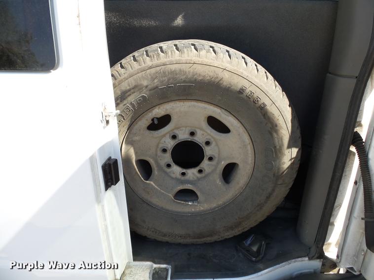 image for item K3466 2006 Chevrolet Express 3500 van