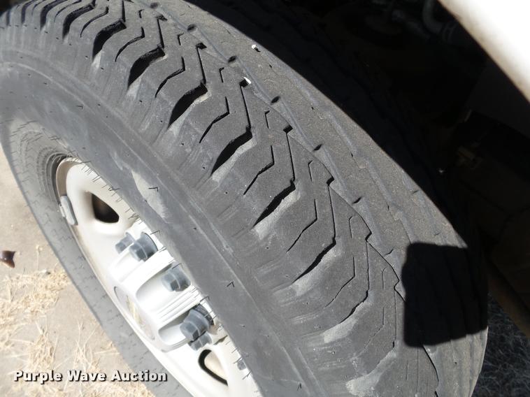 image for item K3466 2006 Chevrolet Express 3500 van