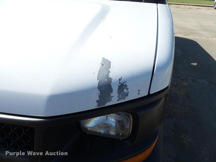 image for item K3466 2006 Chevrolet Express 3500 van