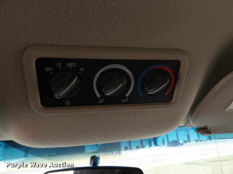 image for item K3466 2006 Chevrolet Express 3500 van