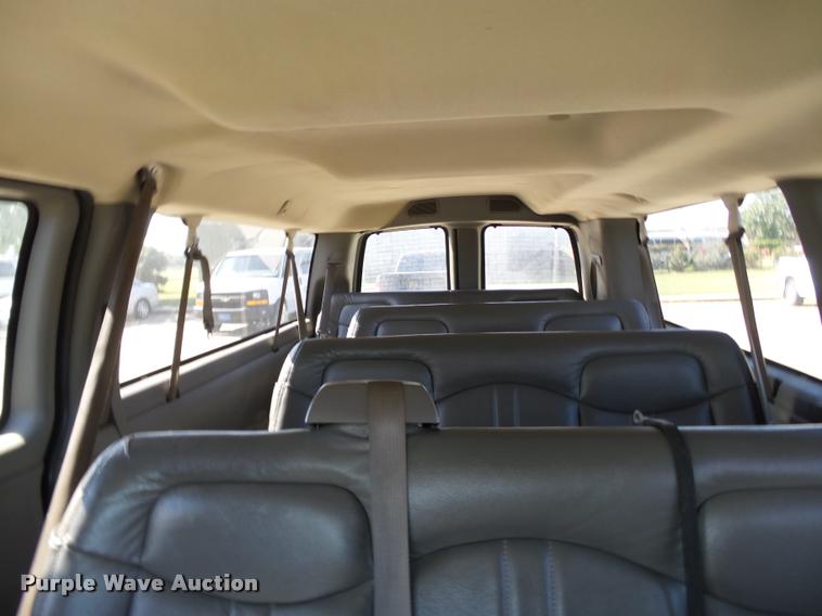 image for item K3466 2006 Chevrolet Express 3500 van