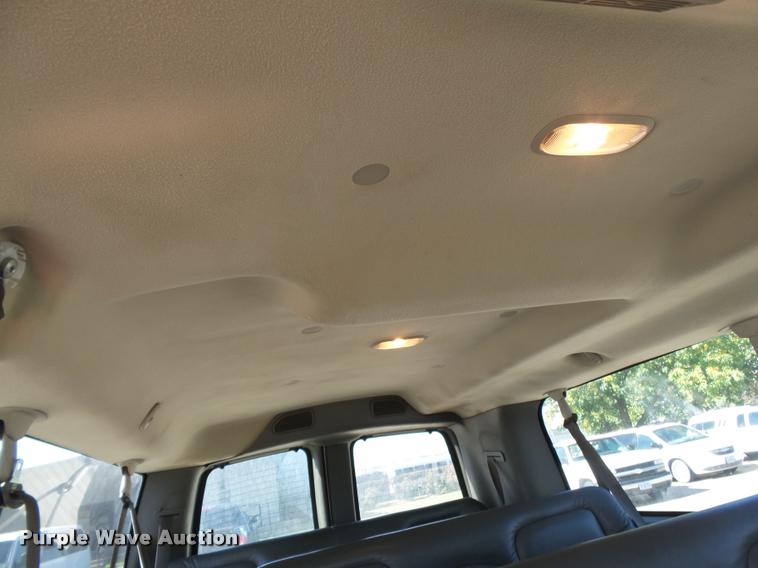 image for item K3466 2006 Chevrolet Express 3500 van