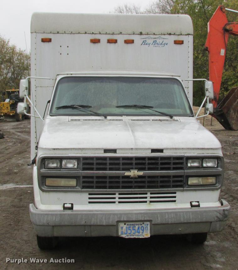image for item K4222 1995 Chevrolet C30HD delivery van