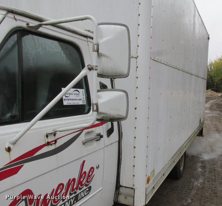 image for item K4222 1995 Chevrolet C30HD delivery van