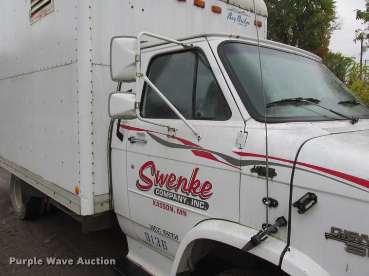 image for item K4222 1995 Chevrolet C30HD delivery van