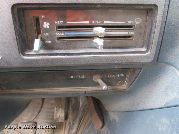 image for item K4222 1995 Chevrolet C30HD delivery van