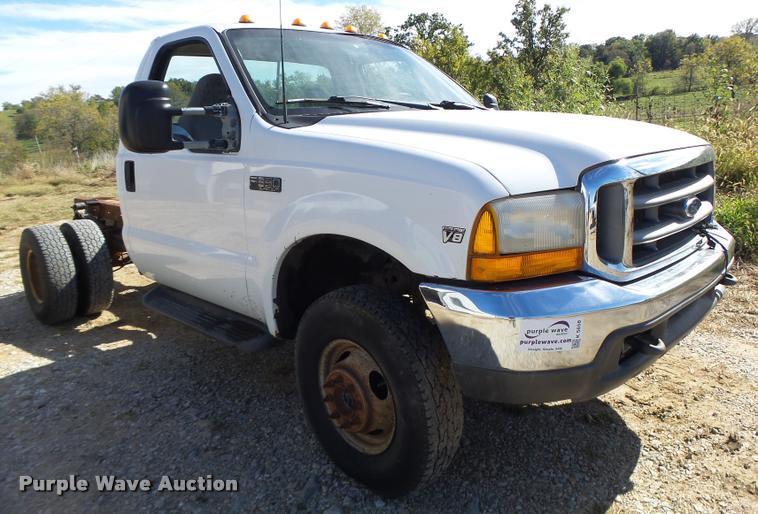 image for item K5658 1999 Ford F350 Super Duty pickup truck cab and chassis
