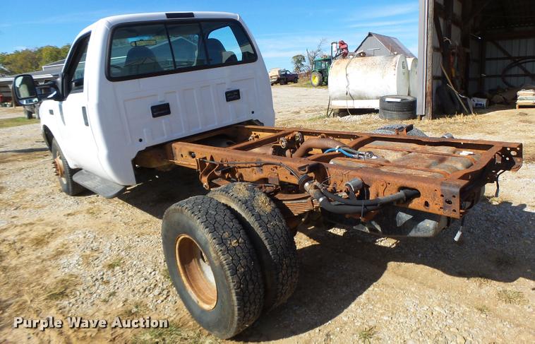 image for item K5658 1999 Ford F350 Super Duty pickup truck cab and chassis