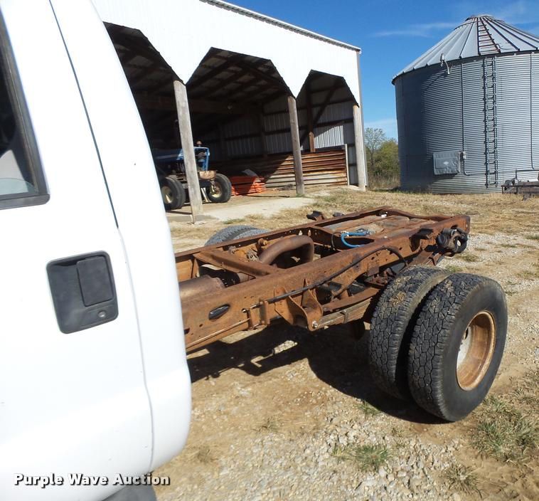 image for item K5658 1999 Ford F350 Super Duty pickup truck cab and chassis