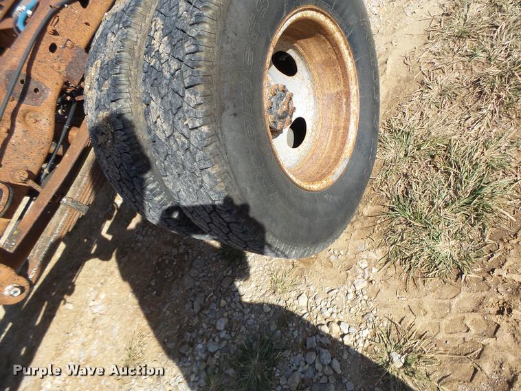 image for item K5658 1999 Ford F350 Super Duty pickup truck cab and chassis