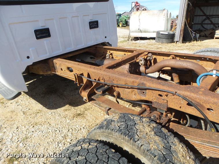 image for item K5658 1999 Ford F350 Super Duty pickup truck cab and chassis