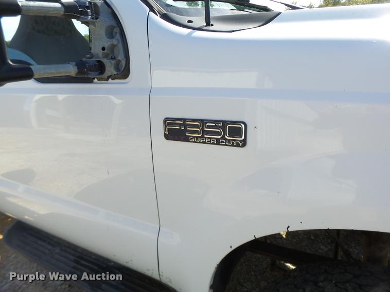 image for item K5658 1999 Ford F350 Super Duty pickup truck cab and chassis