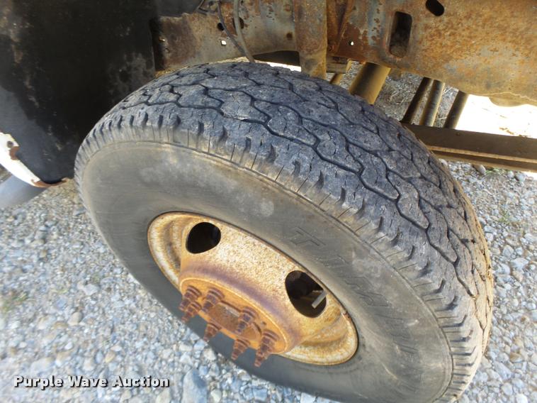 image for item K5658 1999 Ford F350 Super Duty pickup truck cab and chassis