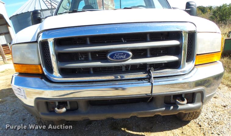 image for item K5658 1999 Ford F350 Super Duty pickup truck cab and chassis