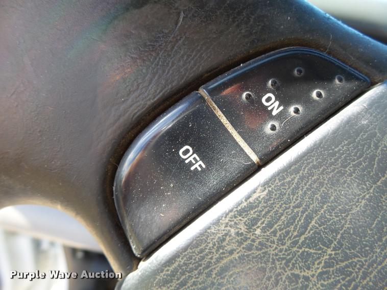 image for item K5658 1999 Ford F350 Super Duty pickup truck cab and chassis