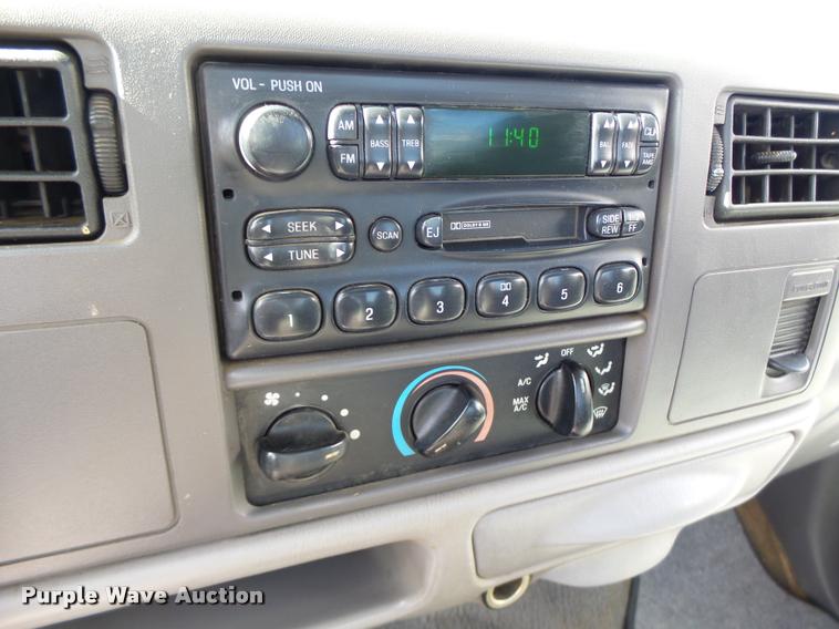 image for item K5658 1999 Ford F350 Super Duty pickup truck cab and chassis