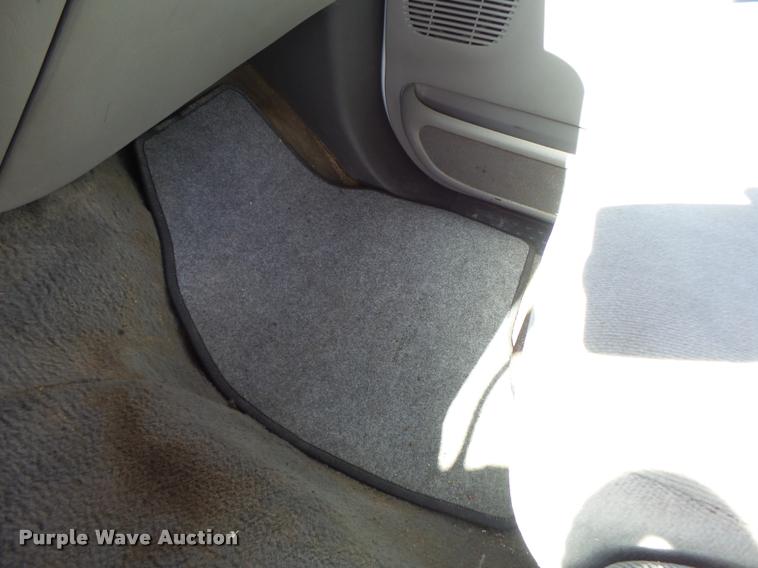 image for item K5658 1999 Ford F350 Super Duty pickup truck cab and chassis