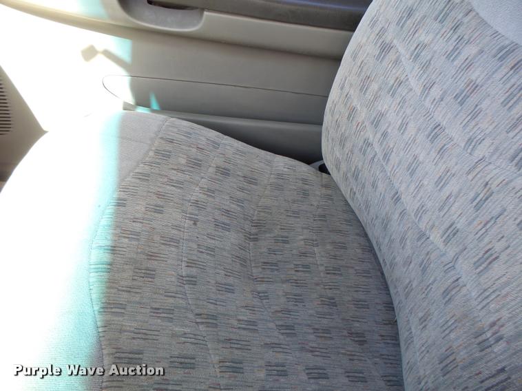 image for item K5658 1999 Ford F350 Super Duty pickup truck cab and chassis