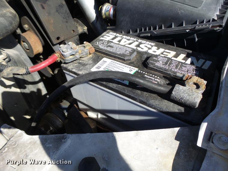 image for item K5658 1999 Ford F350 Super Duty pickup truck cab and chassis